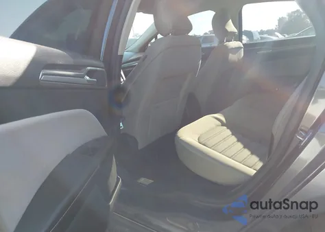 2018 Ford Fusion S из США, поврежденный, VIN 3FA6P0G76JR273380